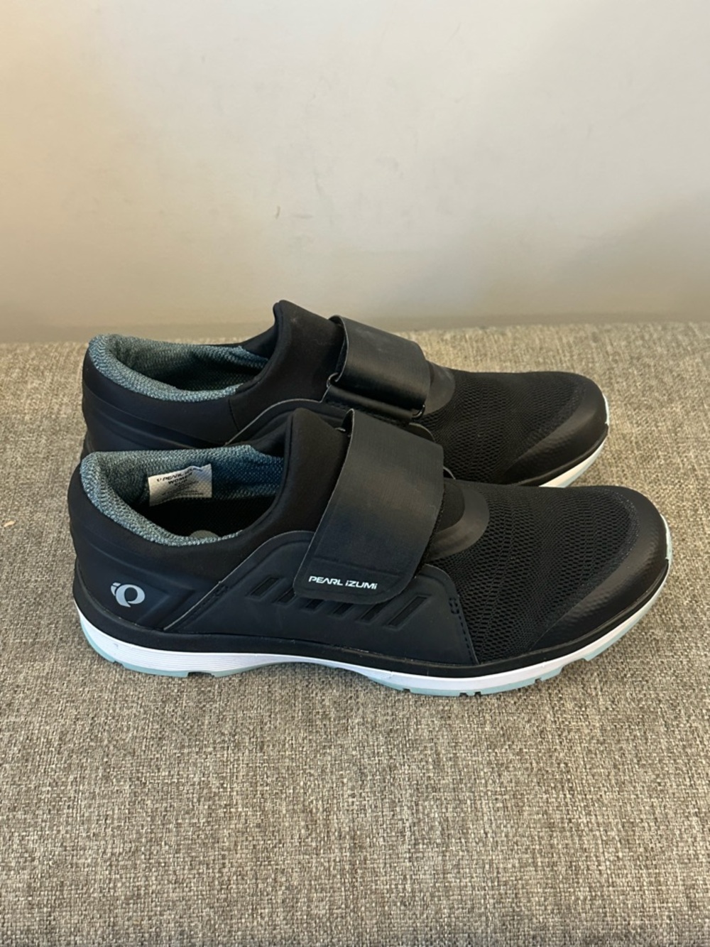 Pearl Izumi Women's Vesta Studio cycling shows Black Size 9